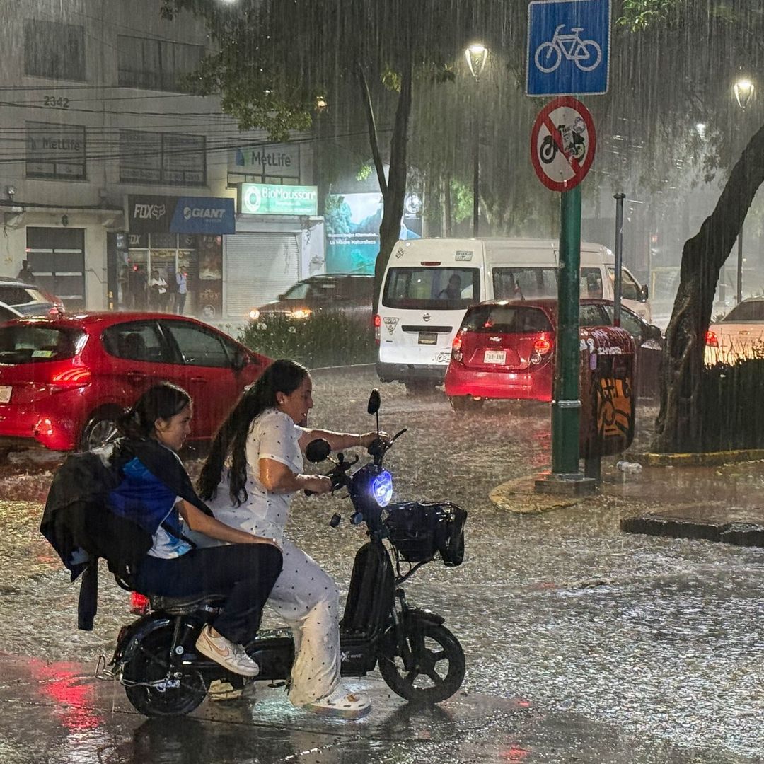 Fuertes lluvias registradas durante la noche de este lunes. Foto: Cuartoscuro